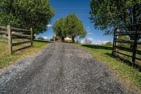 1075 Chestnut Ridge Road Staunton VA 24401