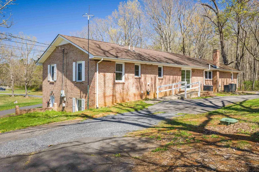 16998 Summit Avenue E Elkton VA 22827
