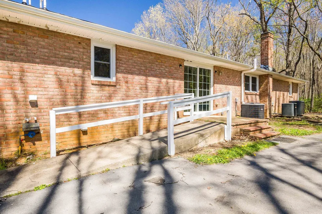 16998 Summit Avenue E Elkton VA 22827