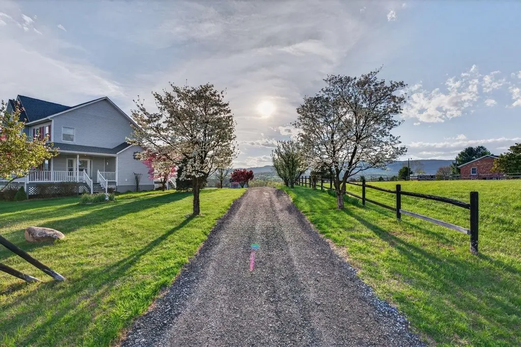 2395 North East Side Highway Elkton VA 22827