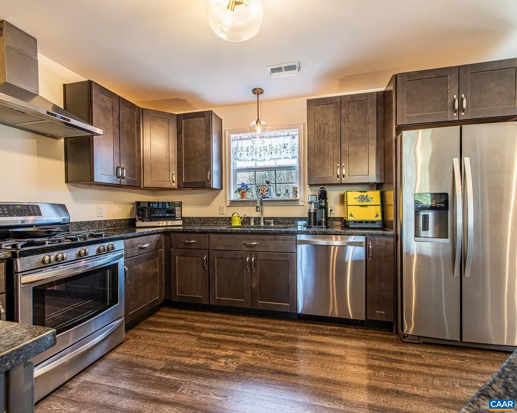 186 Rosewood Drive Scottsville VA 24590
