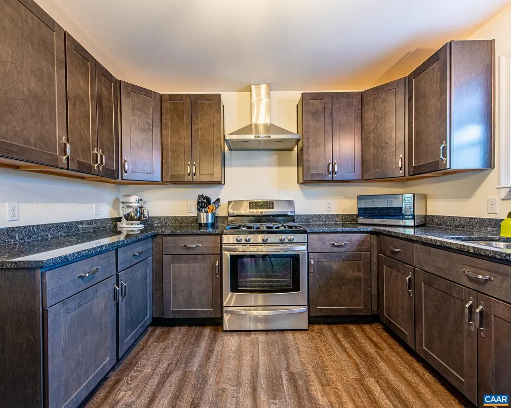 186 Rosewood Drive Scottsville VA 24590