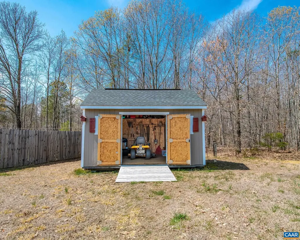 186 Rosewood Drive Scottsville VA 24590