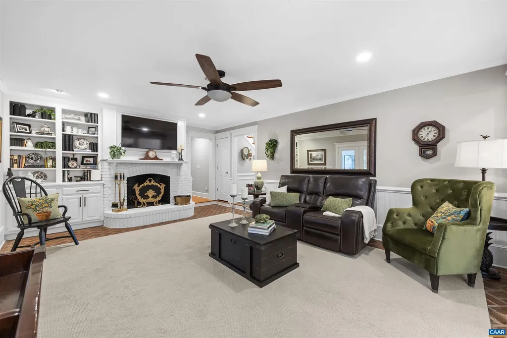 155 Ivy Ridge Road Charlottesville VA 22901