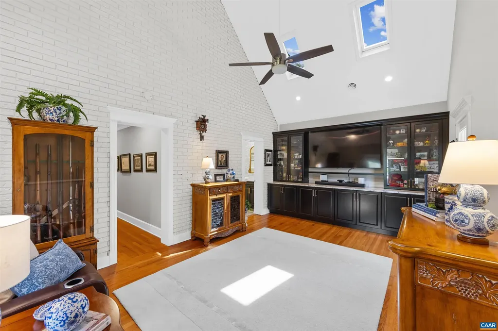 155 Ivy Ridge Road Charlottesville VA 22901