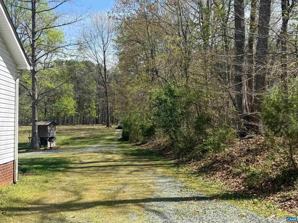 91 Duff Lane Gordonsville VA 22942