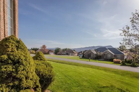 580 Regiment Road Penn Laird VA 22846