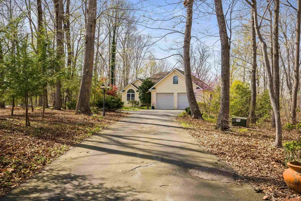 553 Hidden Valleys Road Palmyra VA 22963