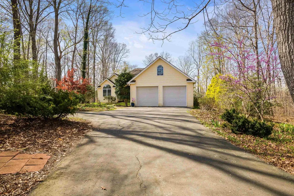 553 Hidden Valleys Road Palmyra VA 22963