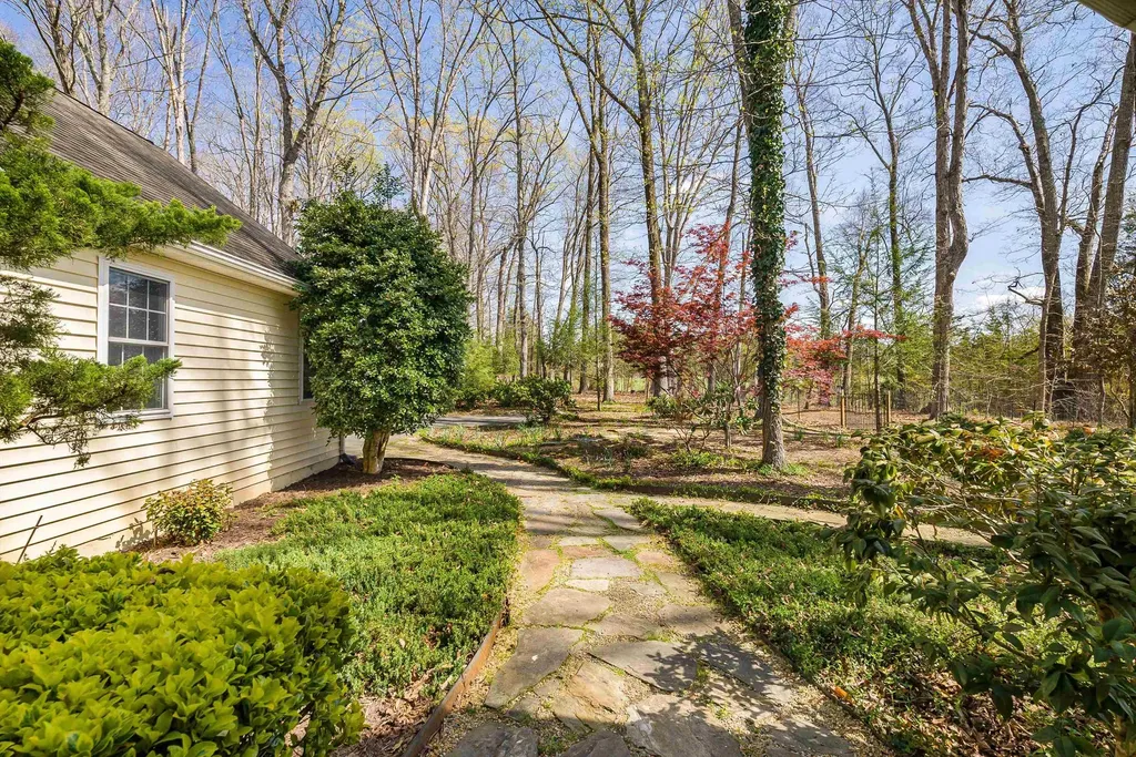 553 Hidden Valleys Road Palmyra VA 22963
