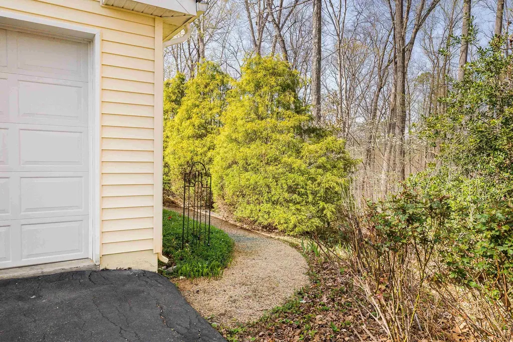 553 Hidden Valleys Road Palmyra VA 22963