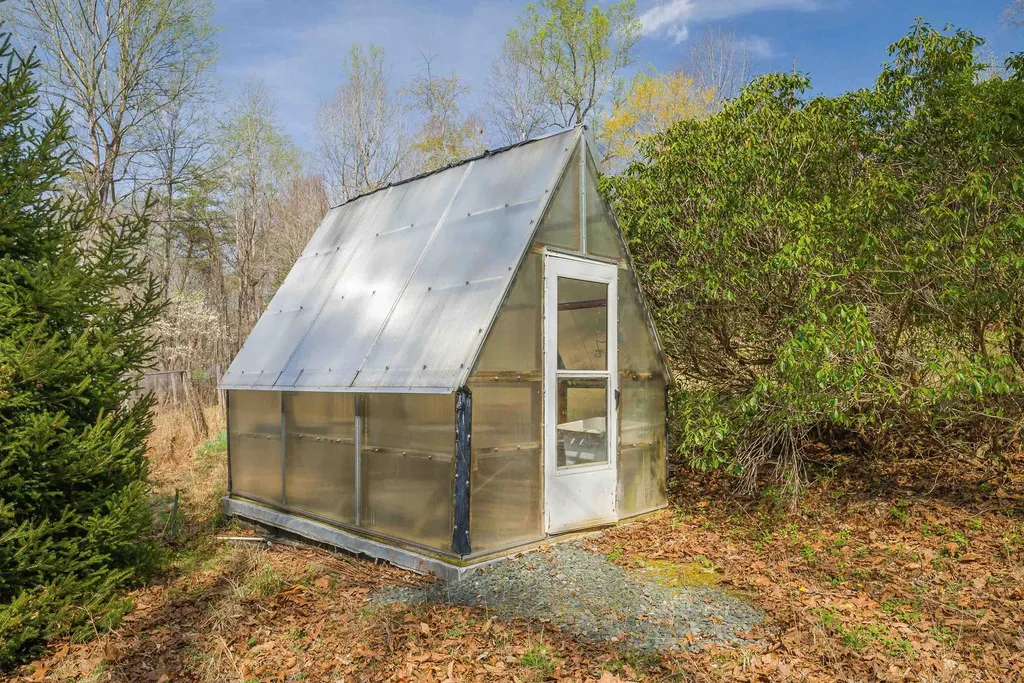 553 Hidden Valleys Road Palmyra VA 22963