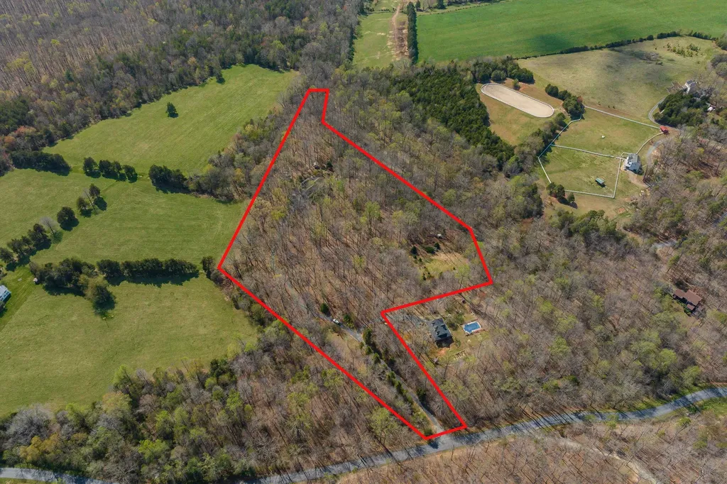 553 Hidden Valleys Road Palmyra VA 22963