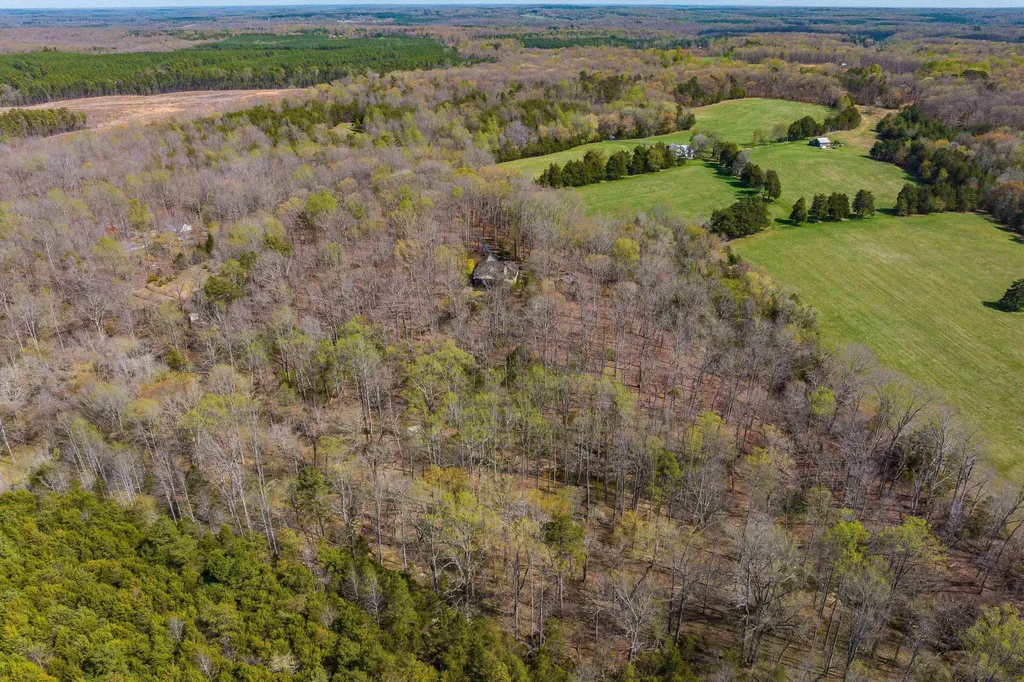 553 Hidden Valleys Road Palmyra VA 22963