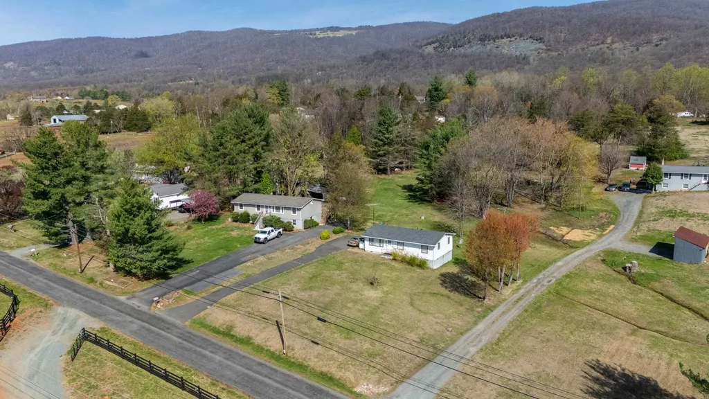 8688 Brooksville Road Greenwood VA 22943