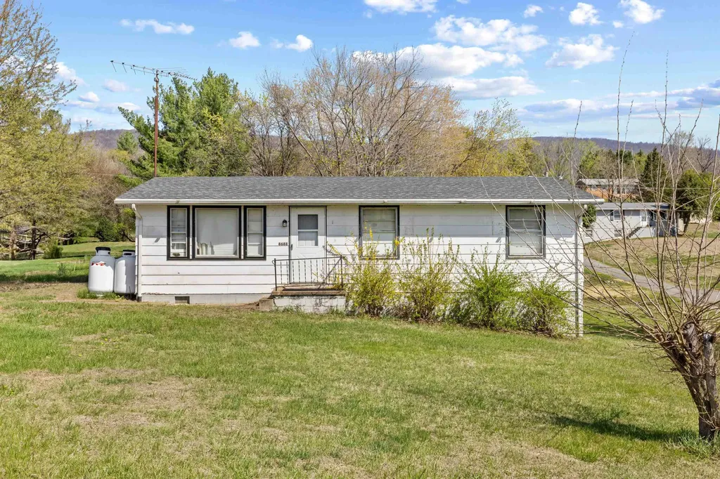8688 Brooksville Road Greenwood VA 22943