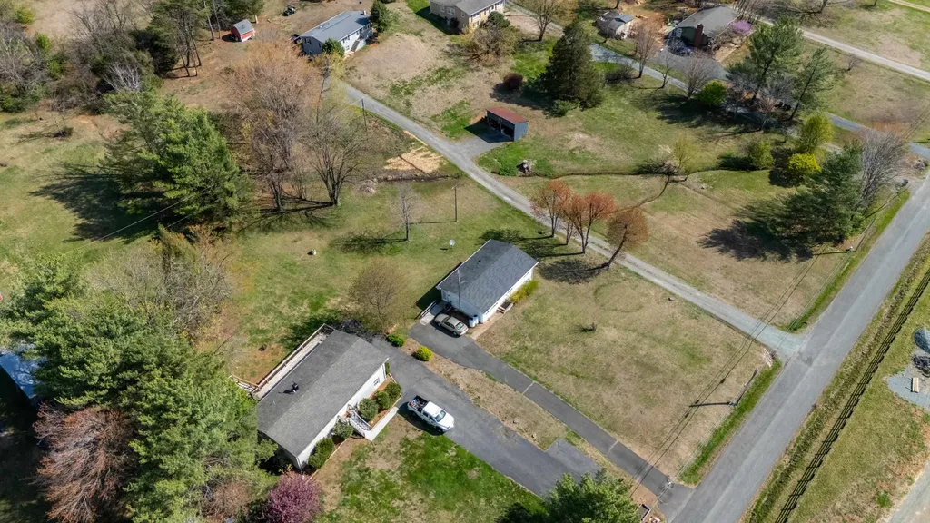 8688 Brooksville Road Greenwood VA 22943