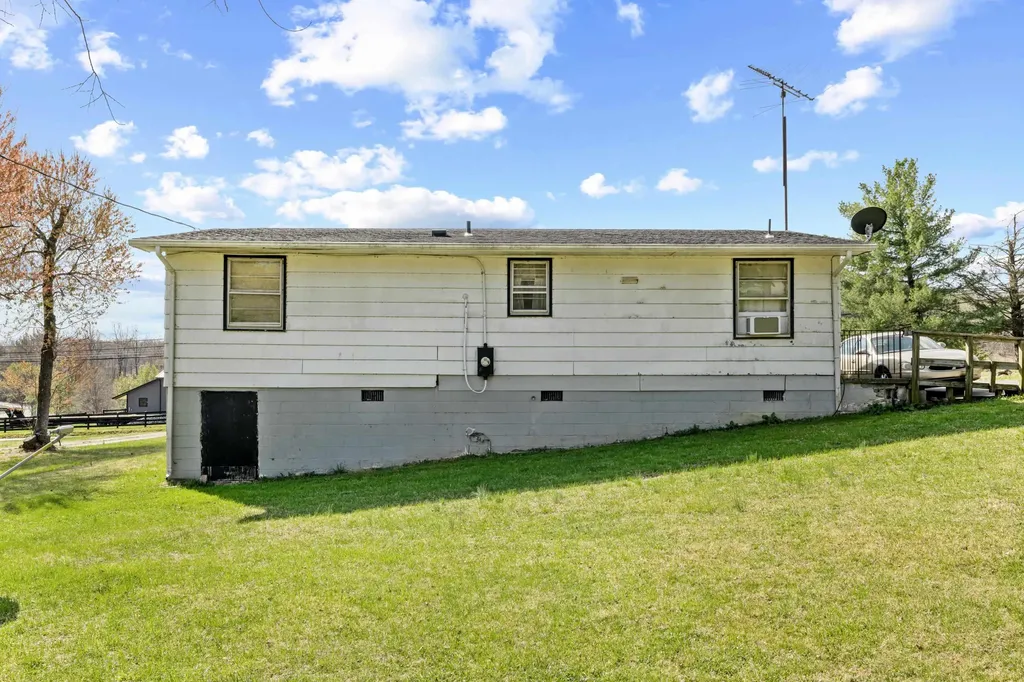 8688 Brooksville Road Greenwood VA 22943