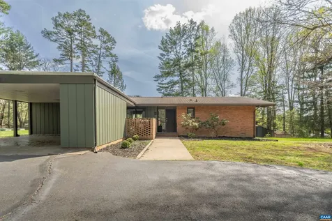 5 Vincennes Court Charlottesville VA 22911
