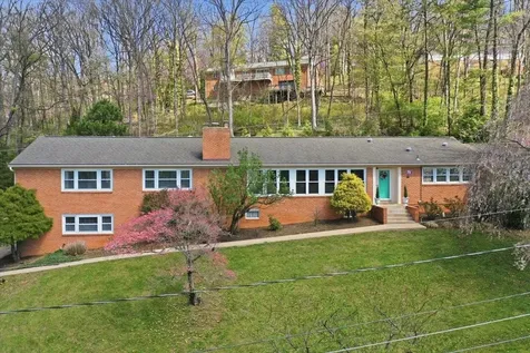 1229 Woodcrest Circle Harrisonburg VA 22801