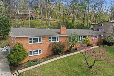 1229 Woodcrest Circle Harrisonburg VA 22801
