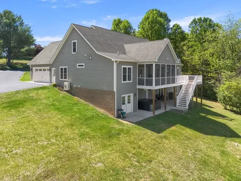 65 Wakefield Drive Verona VA 24482