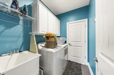 65 Wakefield Drive Verona VA 24482