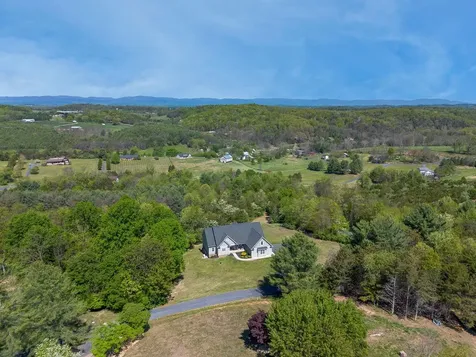 65 Wakefield Drive Verona VA 24482