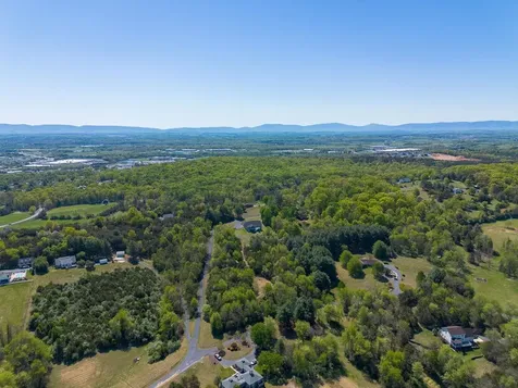 65 Wakefield Drive Verona VA 24482