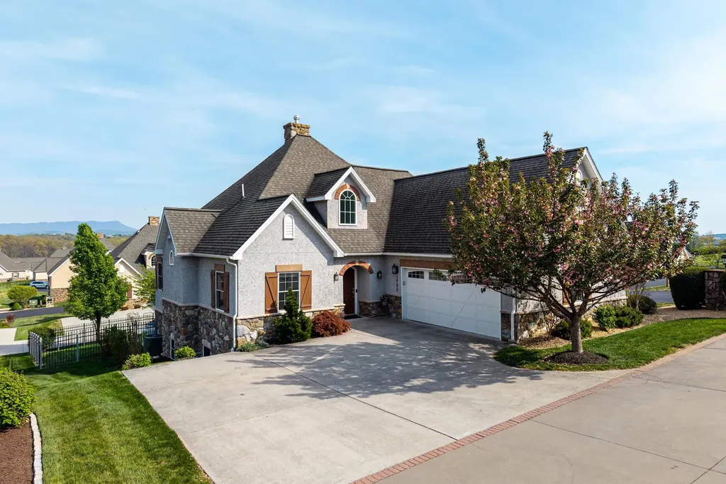 Harrisonburg VA, 1780 Heritage Estates Circle