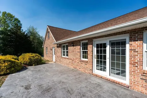 92 Fieldhaven Place Staunton VA 24401