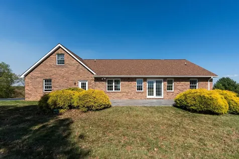 92 Fieldhaven Place Staunton VA 24401