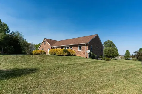 92 Fieldhaven Place Staunton VA 24401