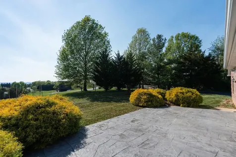 92 Fieldhaven Place Staunton VA 24401