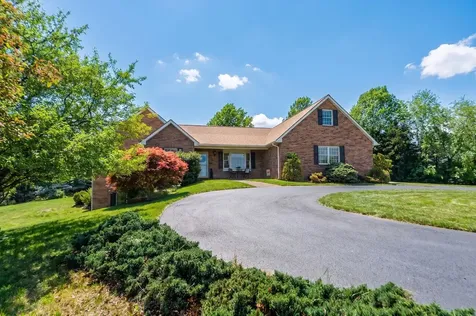 92 Fieldhaven Place Staunton VA 24401