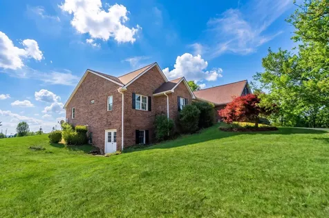 92 Fieldhaven Place Staunton VA 24401