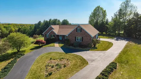 92 Fieldhaven Place Staunton VA 24401