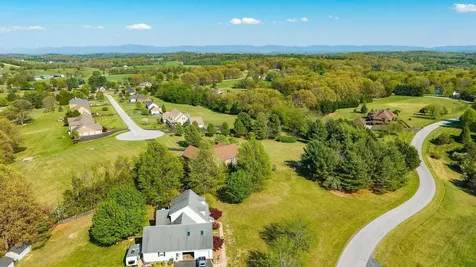 92 Fieldhaven Place Staunton VA 24401