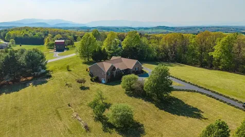 92 Fieldhaven Place Staunton VA 24401