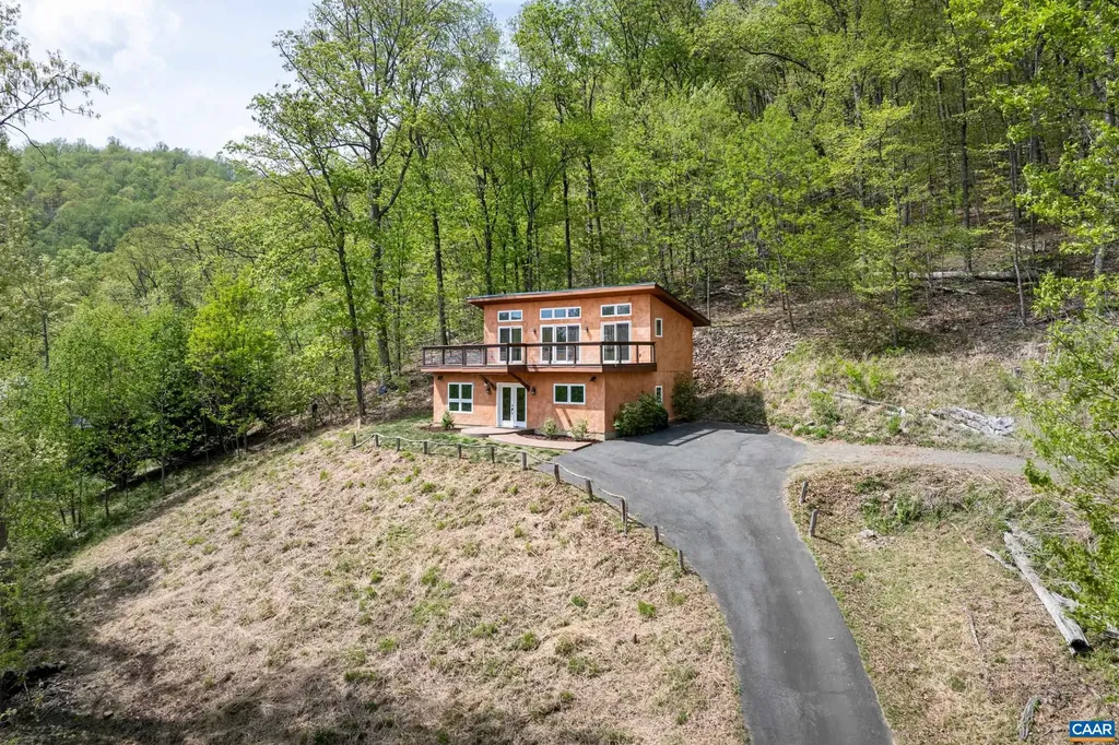 407 Farmview Road Stanardsville VA 22973