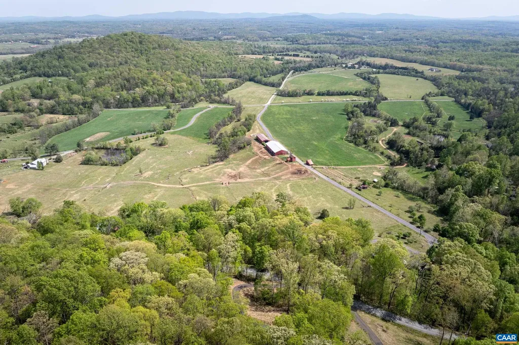 407 Farmview Road Stanardsville VA 22973