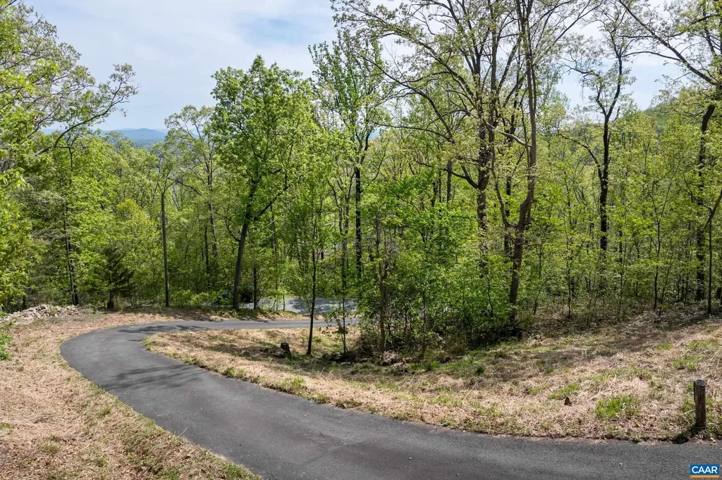 407 Farmview Road Stanardsville VA 22973