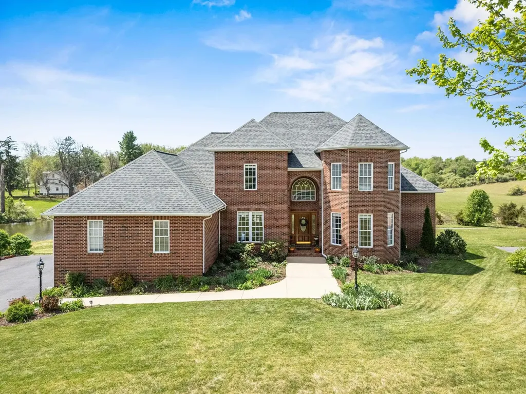105 Ana Marie Boulevard Waynesboro VA 22980