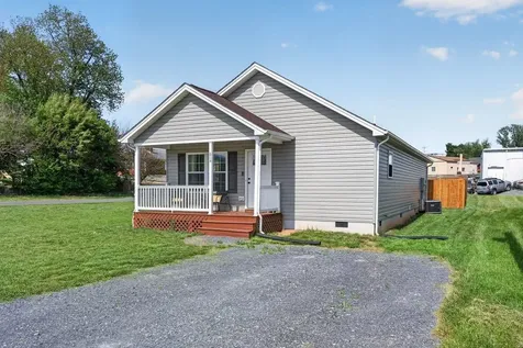 614 Second Street S Shenandoah VA 22849