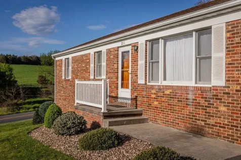 211 Pear Street Harrisonburg VA 22801
