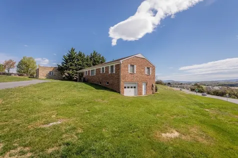 211 Pear Street Harrisonburg VA 22801