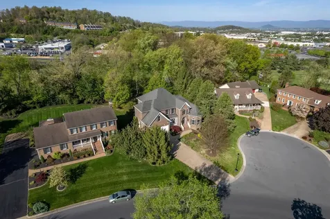 127 Fairway Drive Harrisonburg VA 22802