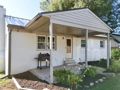829 Jefferson Avenue Waynesboro VA 22980