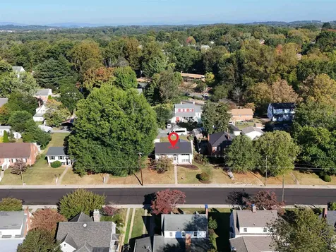 829 Jefferson Avenue Waynesboro VA 22980