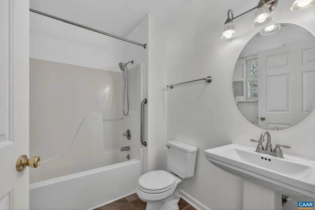 32 Hatchechubee Road Palmyra VA 22963